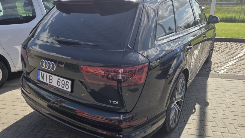 audi-sq7-big-5