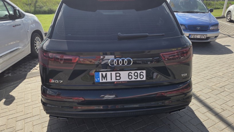 audi-sq7-big-4
