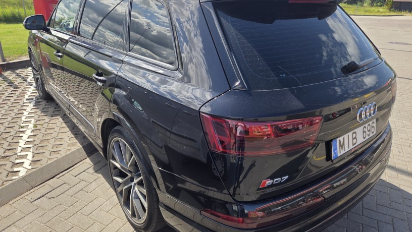 audi-sq7-big-6